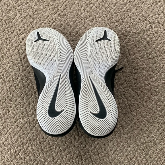 Nike Air Versitile II Basketball Shoes - Picture 4 of 4